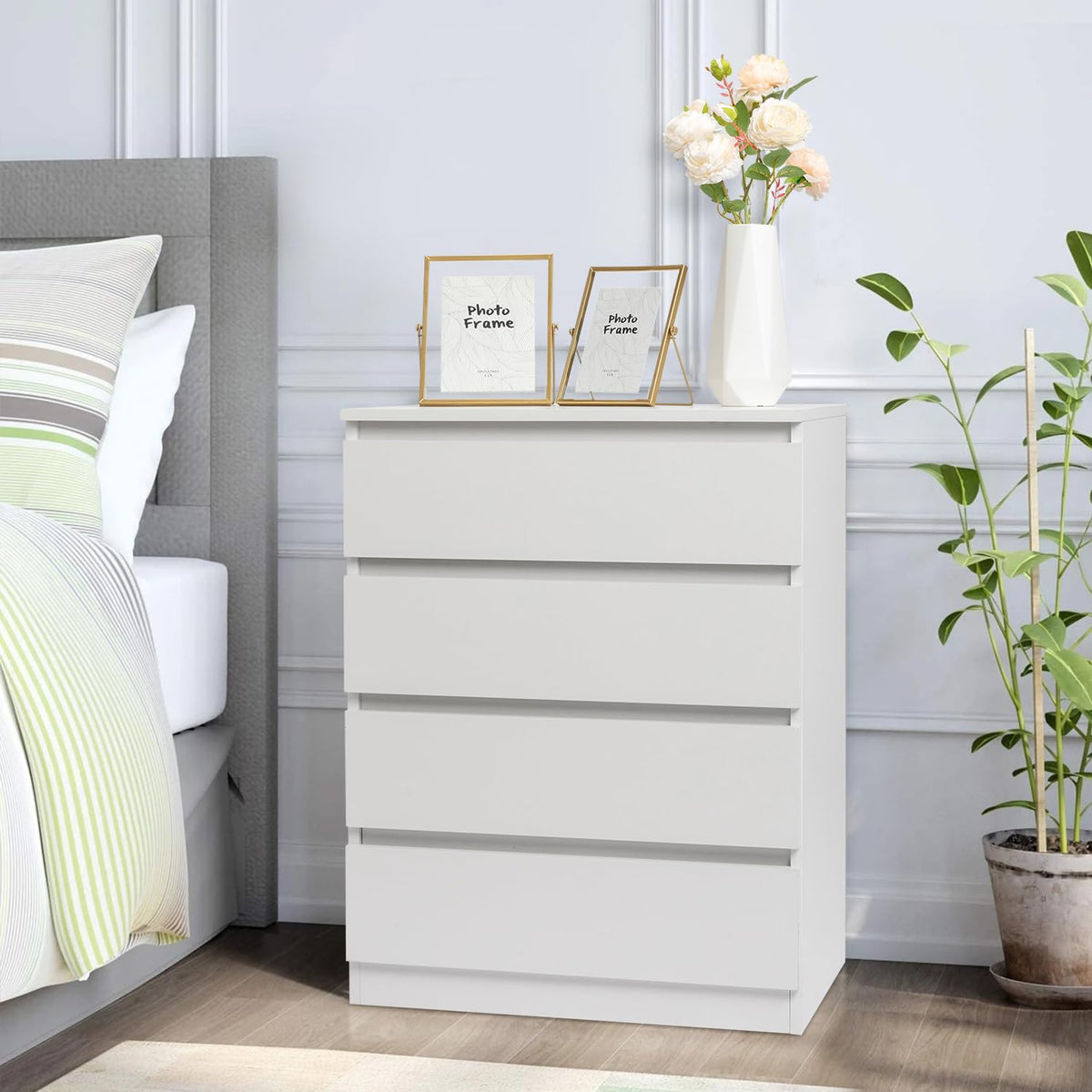 White 4 Drawer Dresser D87696