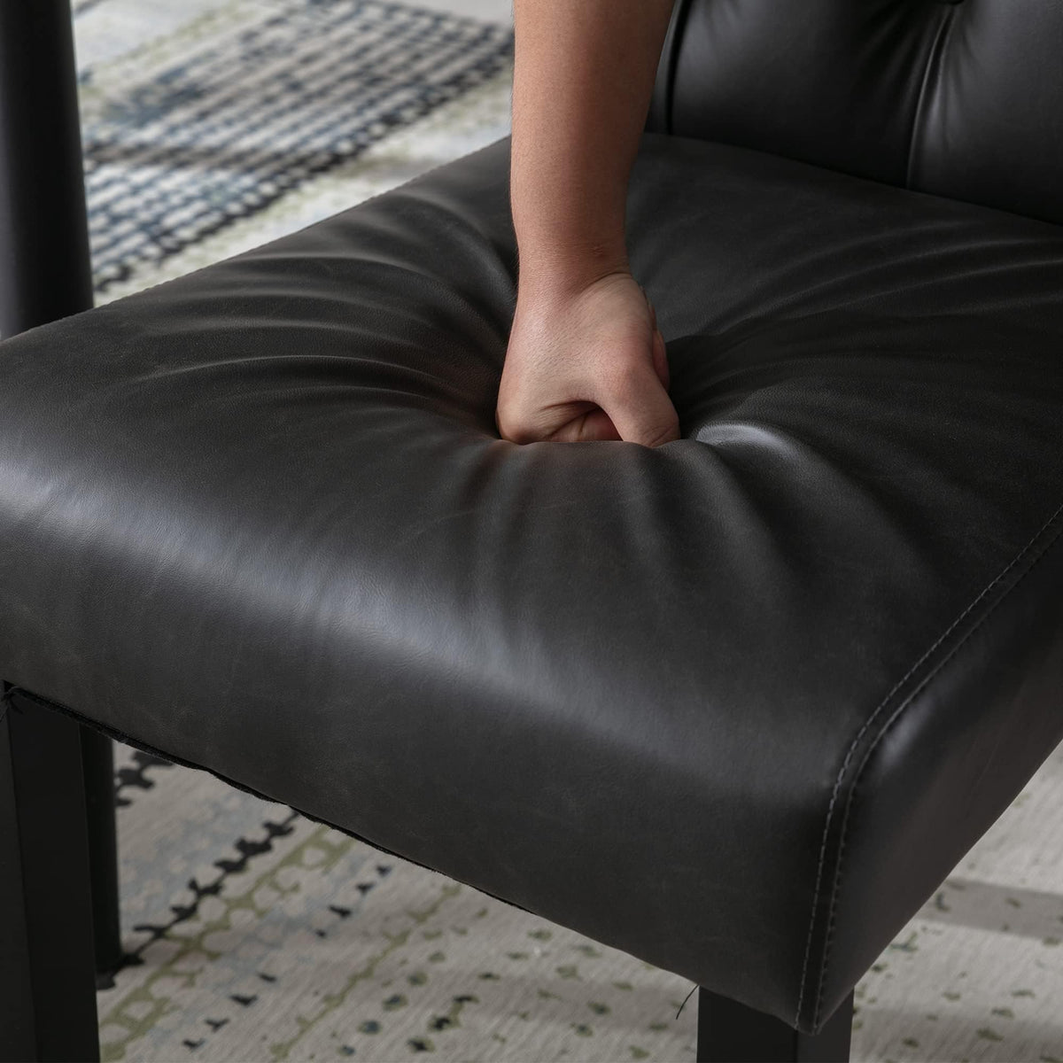 Black Set of 4 PU Leather Tufted Dining Chairs Y519
