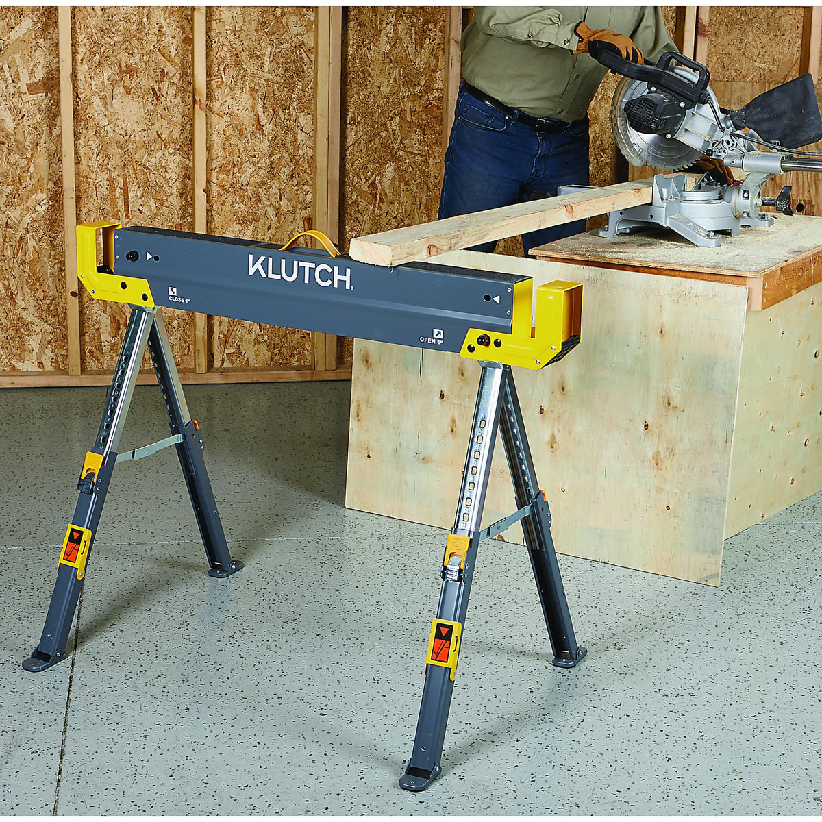 32in. Adjustable Steel Sawhorse 1300-Lb. Capacity F43840